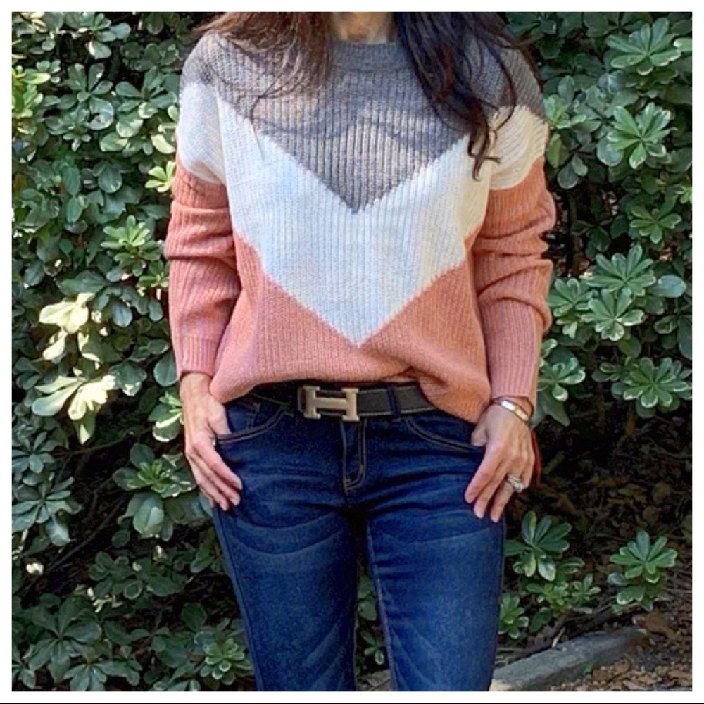 ✨LAST ONES✨Color block beautiful loose fit sweater - Picture 8 of 8
